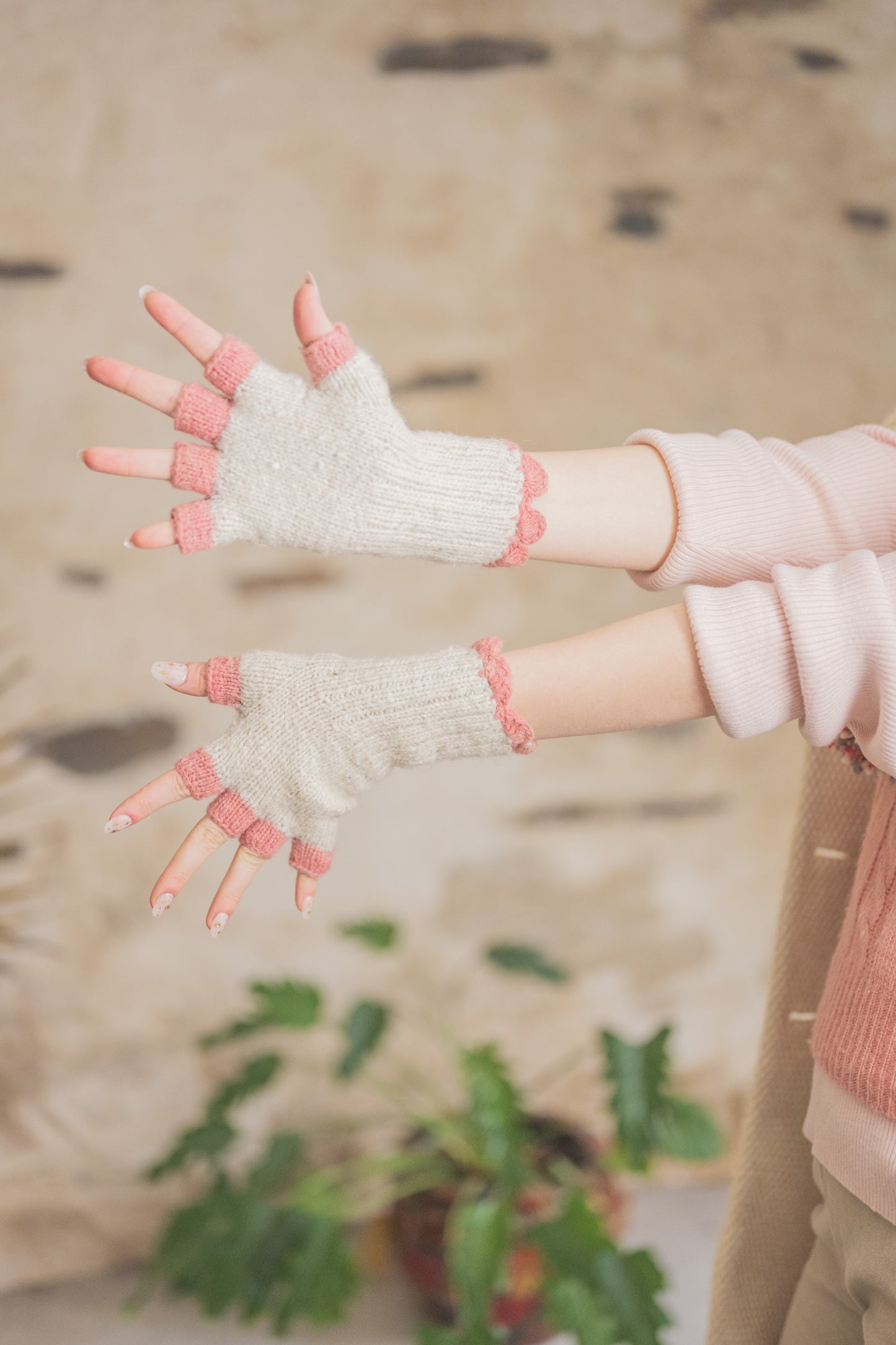 Kafal Fingerless Fringed Gloves